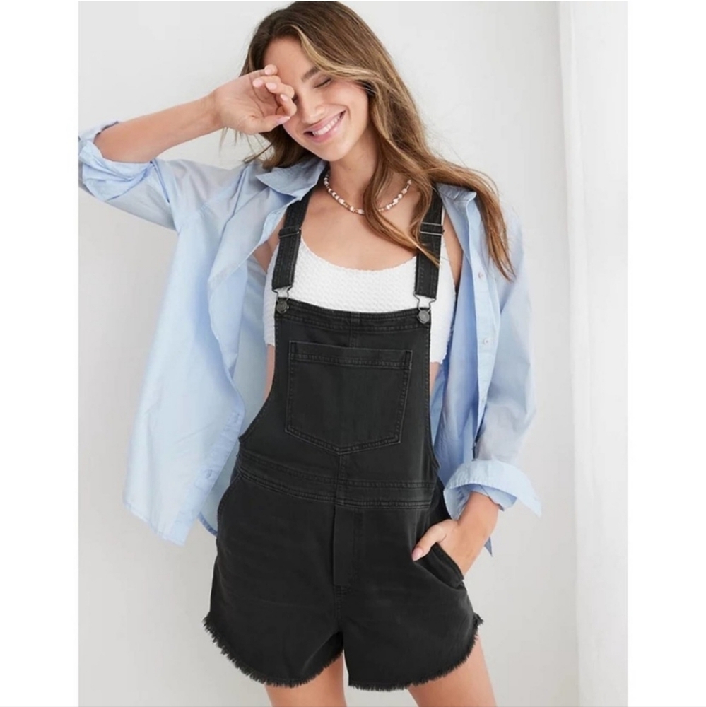 Aerie Gray Denim Frayed Dolphin Raw Hem Shortalls Casual Short Overalls XL